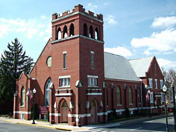 View of the BRUU building from the intersection of Main Street and Church Street